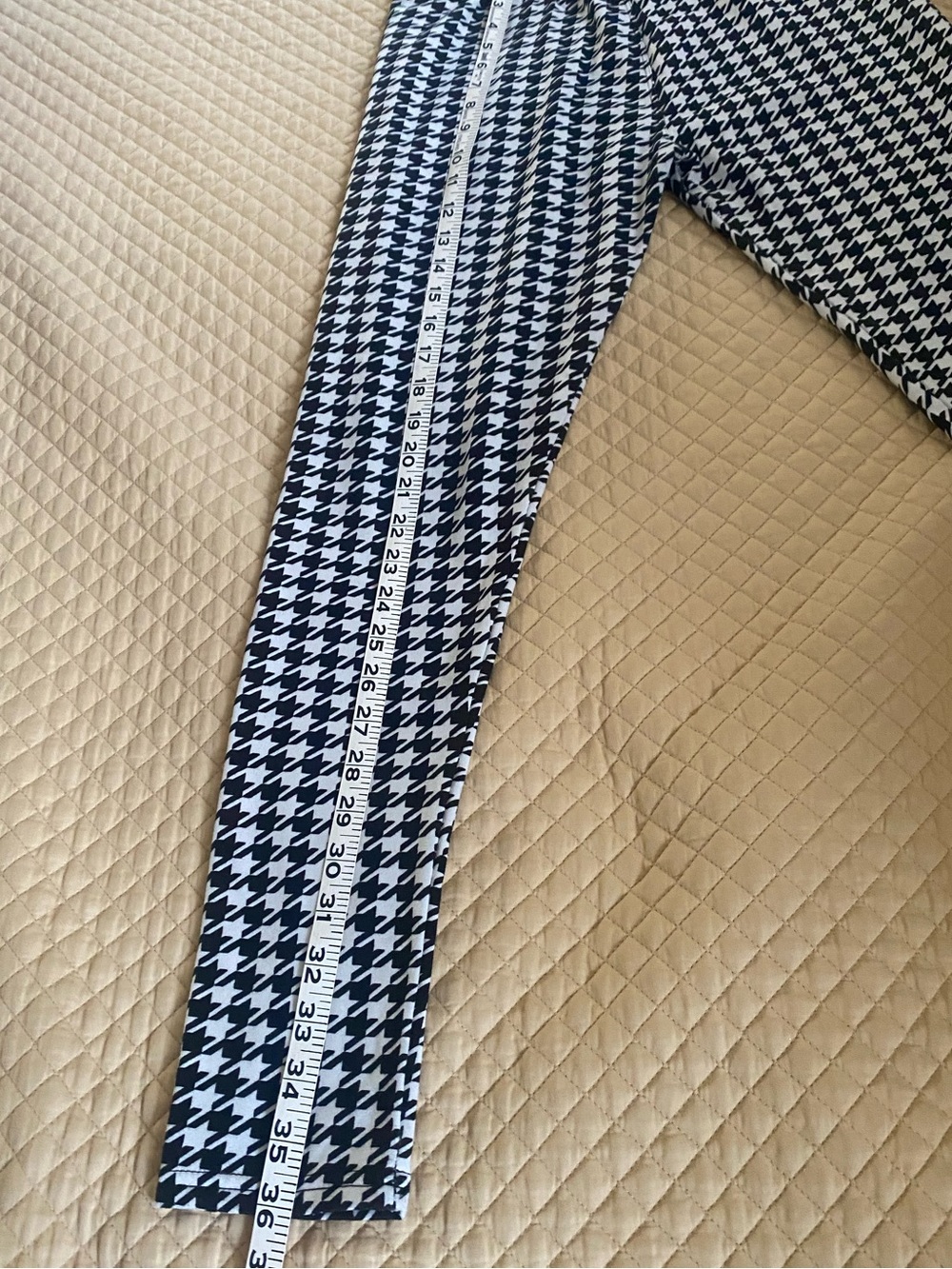 Source Unknown Black and White Houndstooth Leggings